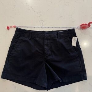 Gap 4" Downtown Khaki Shorts